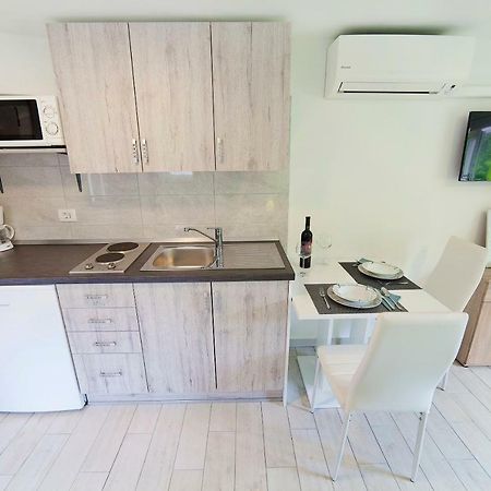 Apartmani Sandra Rovini Moscenice Bagian luar foto