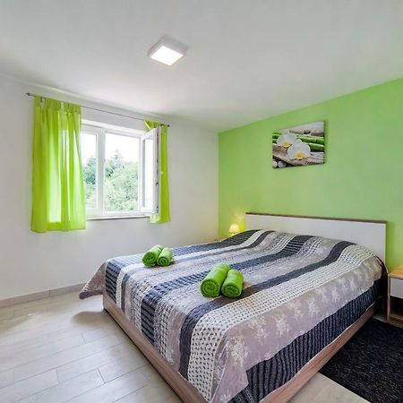Apartmani Sandra Rovini Moscenice Bagian luar foto