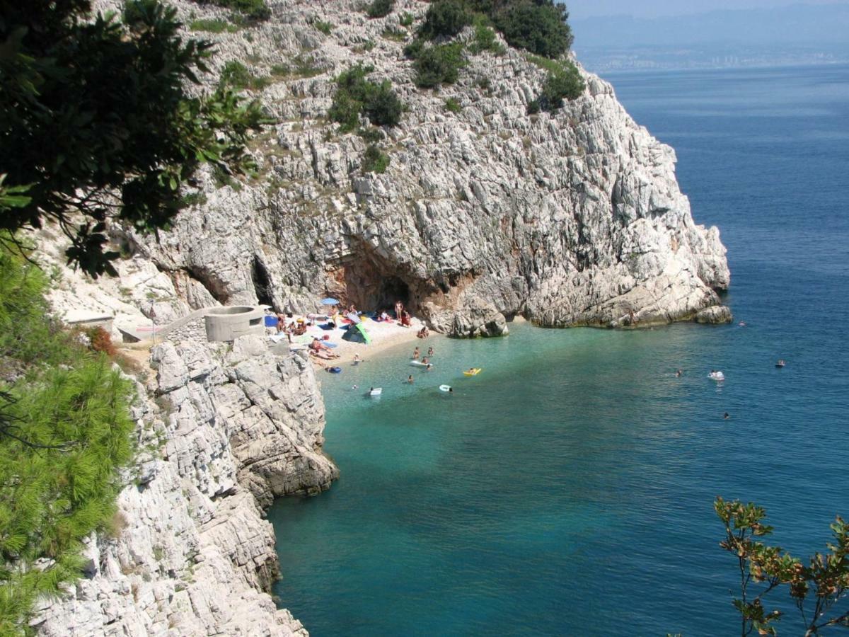 Apartmani Sandra Rovini Moscenice Bagian luar foto