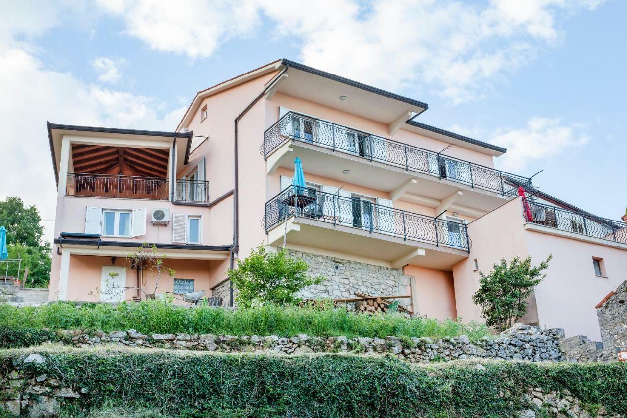 Apartmani Sandra Rovini Moscenice Bagian luar foto
