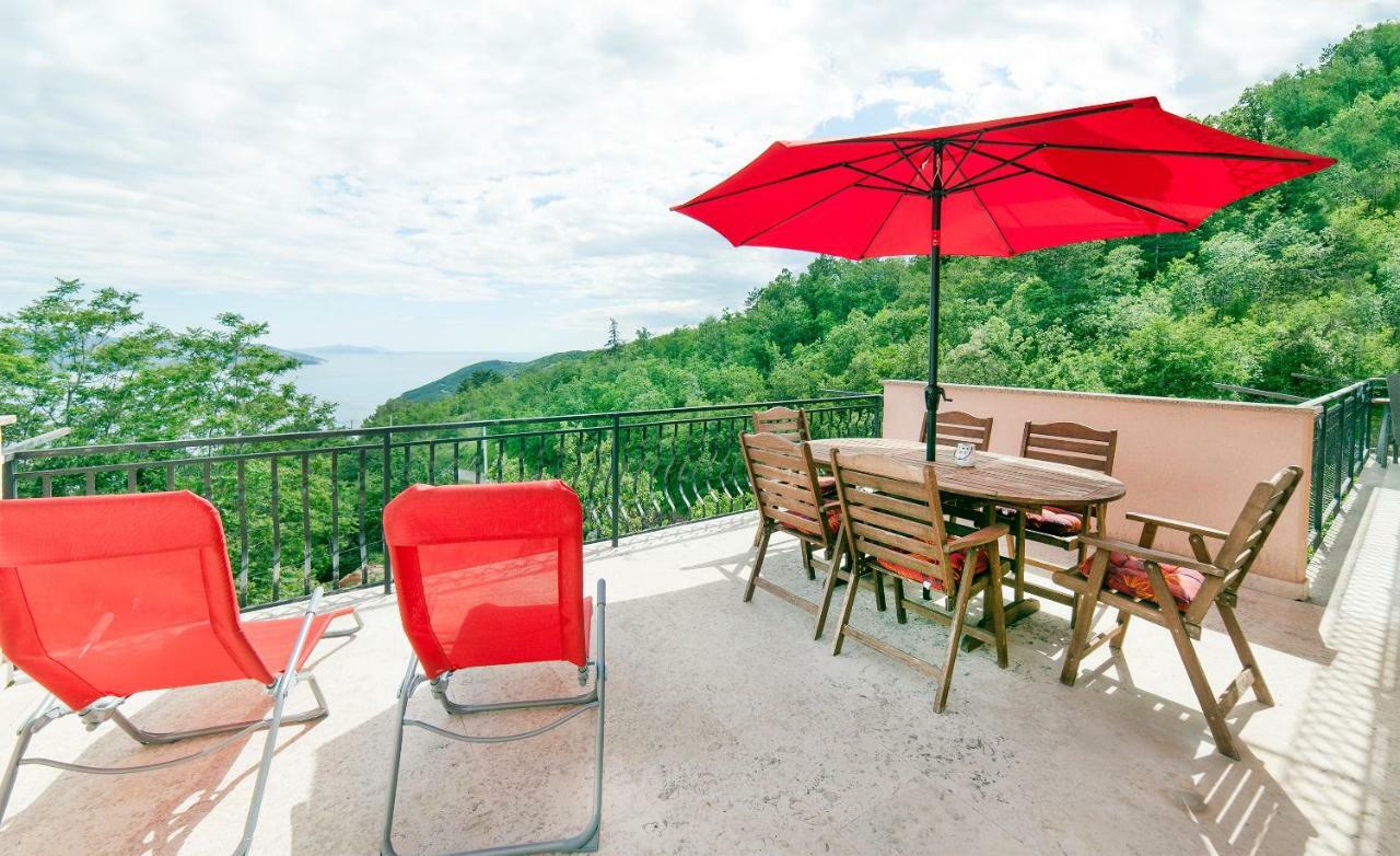 Apartmani Sandra Rovini Moscenice Bagian luar foto