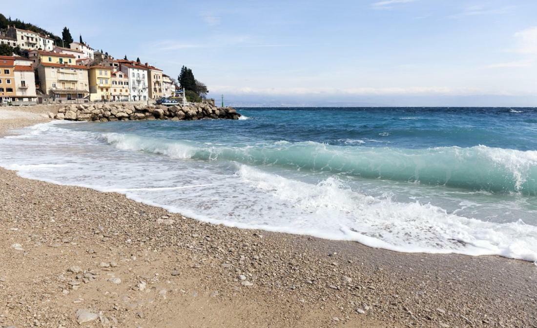 Apartmani Sandra Rovini Moscenice Bagian luar foto