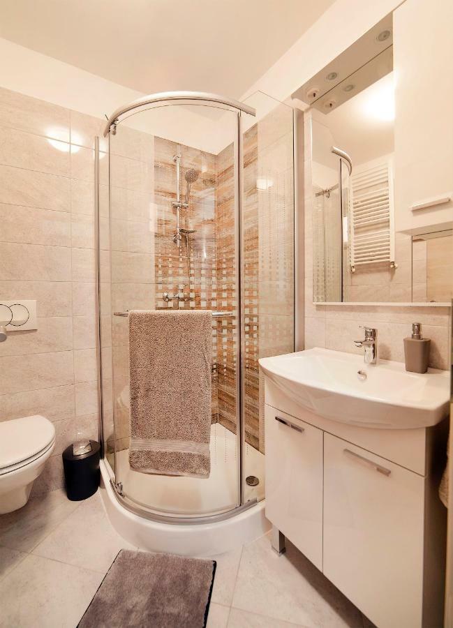 Apartmani Sandra Rovini Moscenice Bagian luar foto