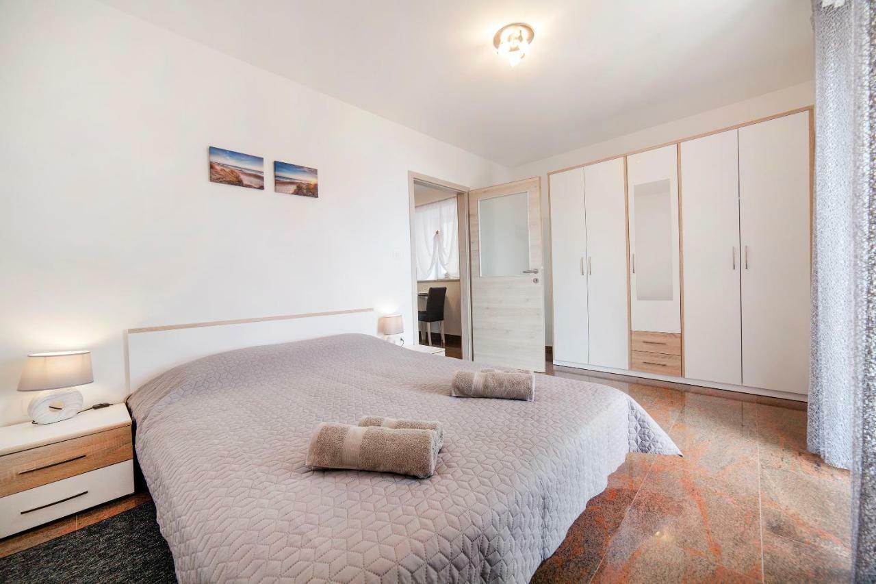 Apartmani Sandra Rovini Moscenice Bagian luar foto
